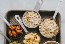 2030세대의 식탁에선 ‘비건’과 ‘글루텐프리’가 기본이 된다 bowl of spices