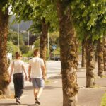 달라진 스트레스 해소법, 일상 속 작은 변화로 마음챙김 실천해보세요 man in white t-shirt walking on sidewalk during daytime
