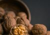 일상 속 뇌 건강 챙기기, 새로운 생활습관이 해답 brown garlic on brown bowl